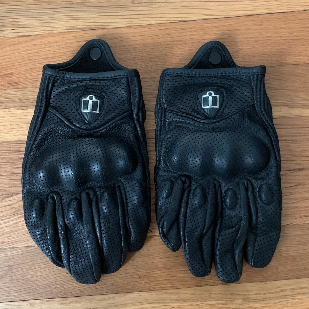 Icon Pursuit Gloves